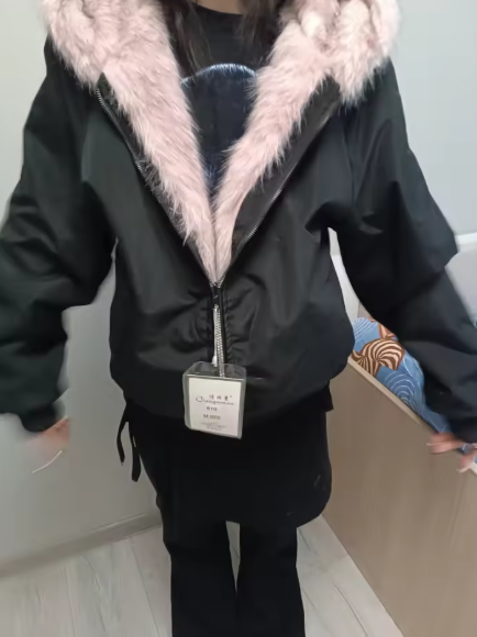 リバーシブル中綿コート（フード付き／ミンク調ファー）