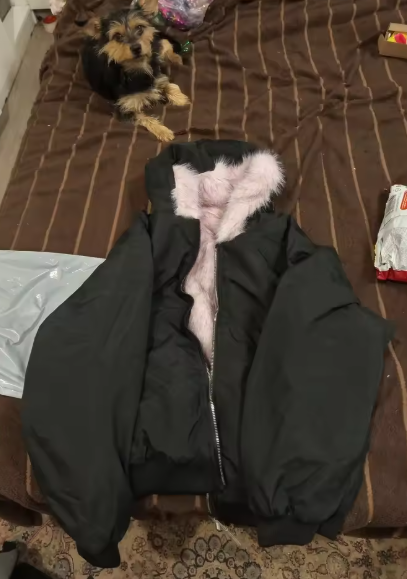 リバーシブル中綿コート（フード付き／ミンク調ファー）