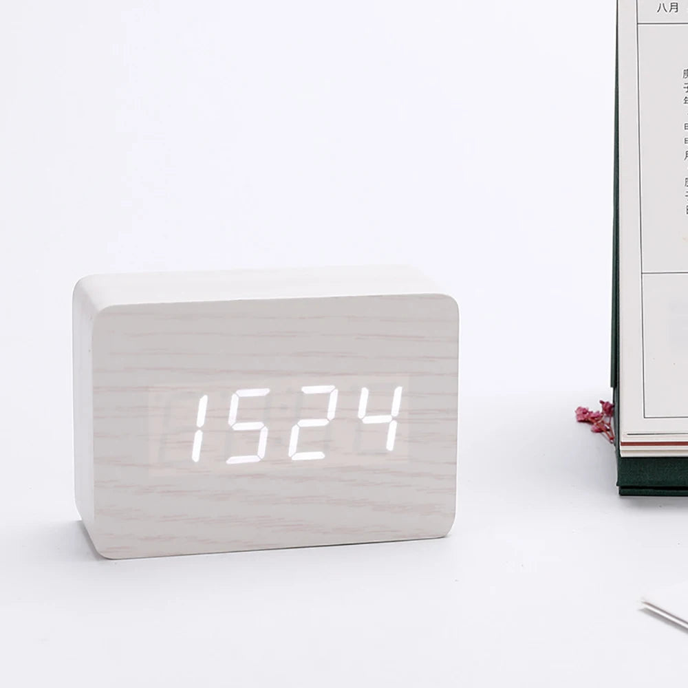LED木製目覚まし時計 音声制御 デジタル時計 USB給電 デスククロック