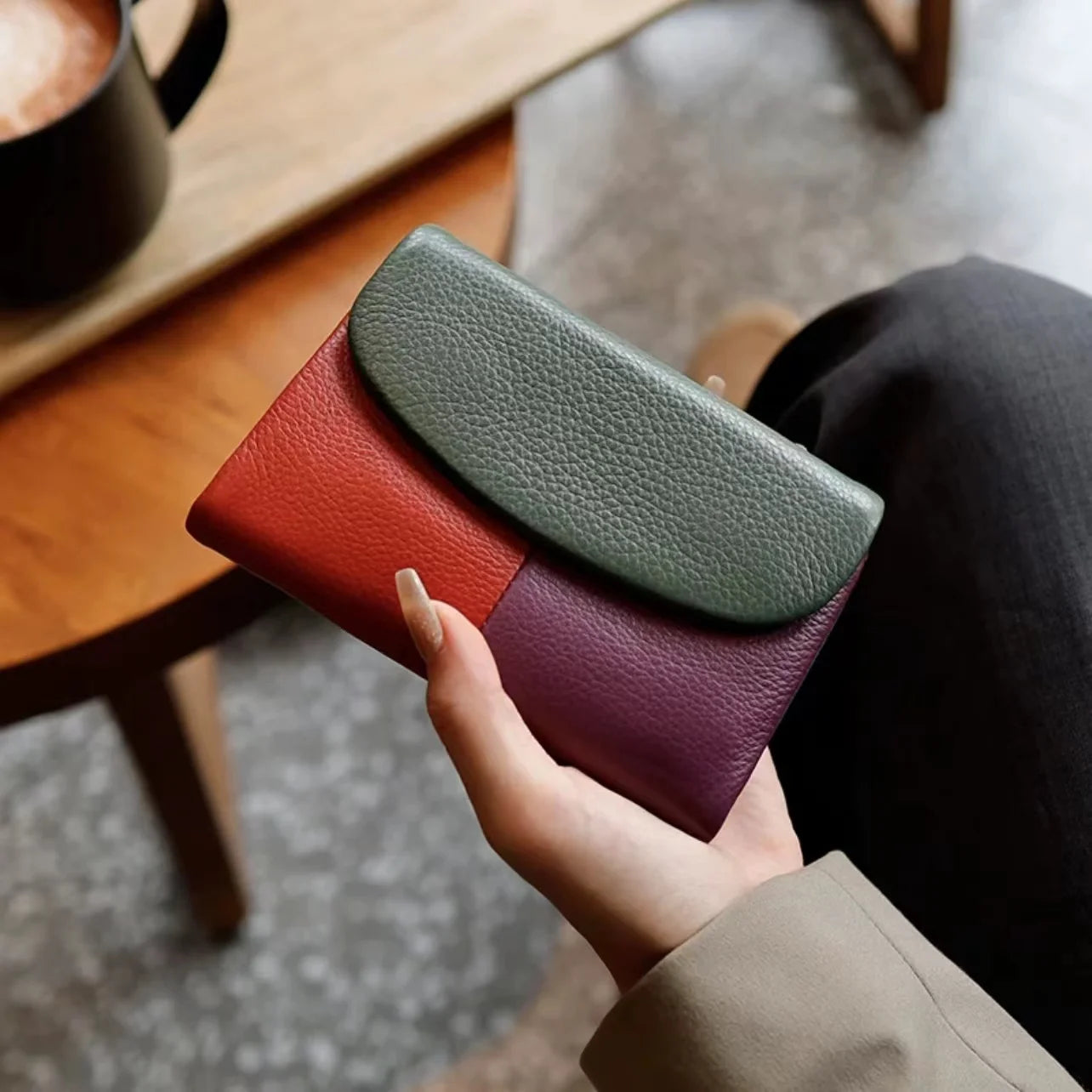 レディース 三つ折り財布 本革 カウレザー トリコロール カードホルダー ジッパー 写真窓付き