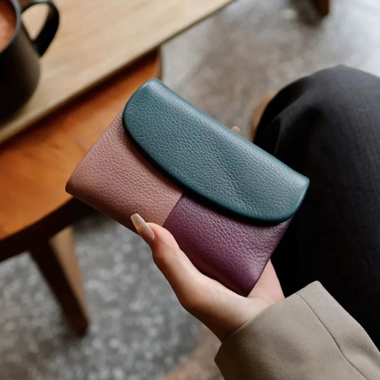 レディース 三つ折り財布 本革 カウレザー トリコロール カードホルダー ジッパー 写真窓付き