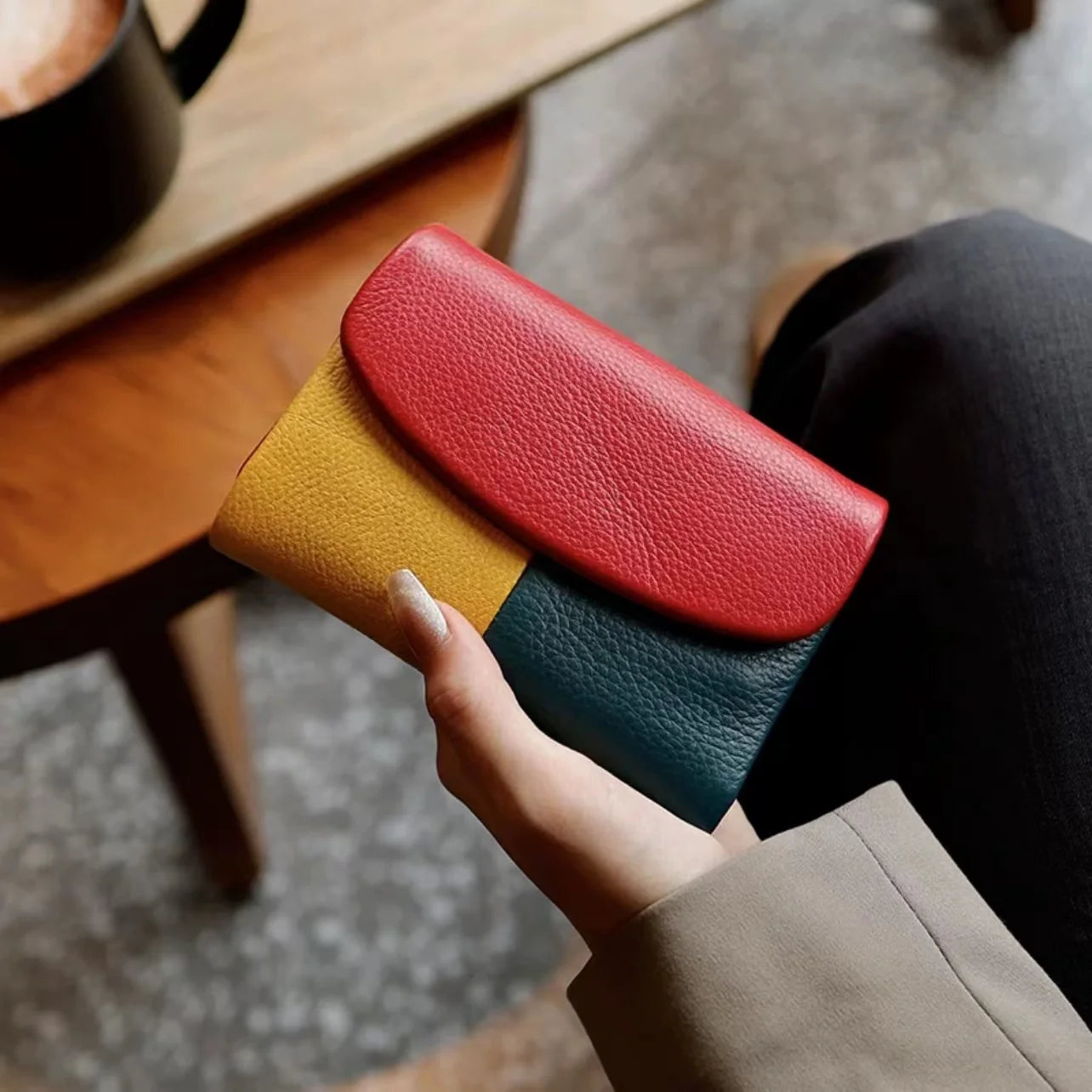 レディース 三つ折り財布 本革 カウレザー トリコロール カードホルダー ジッパー 写真窓付き