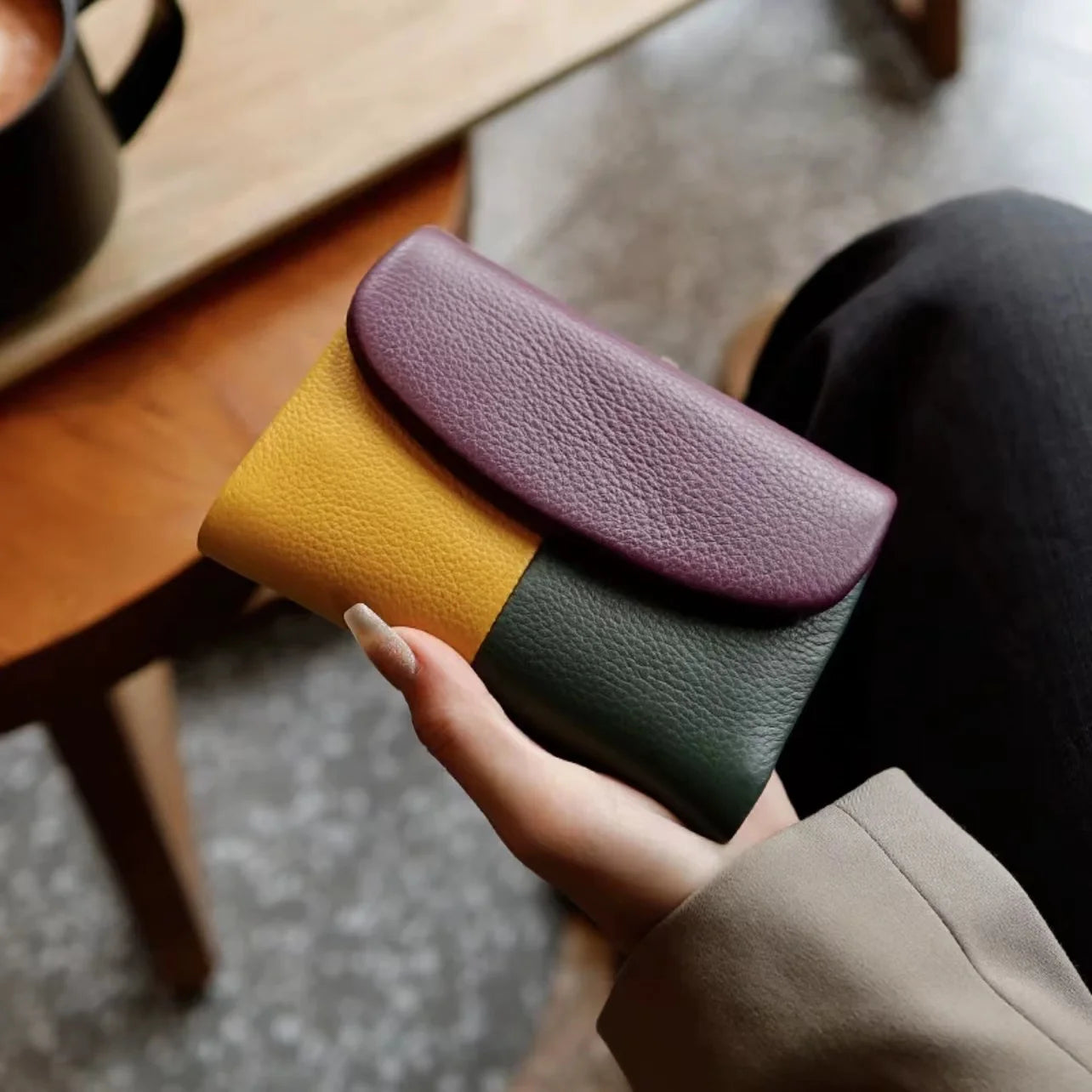 レディース 三つ折り財布 本革 カウレザー トリコロール カードホルダー ジッパー 写真窓付き